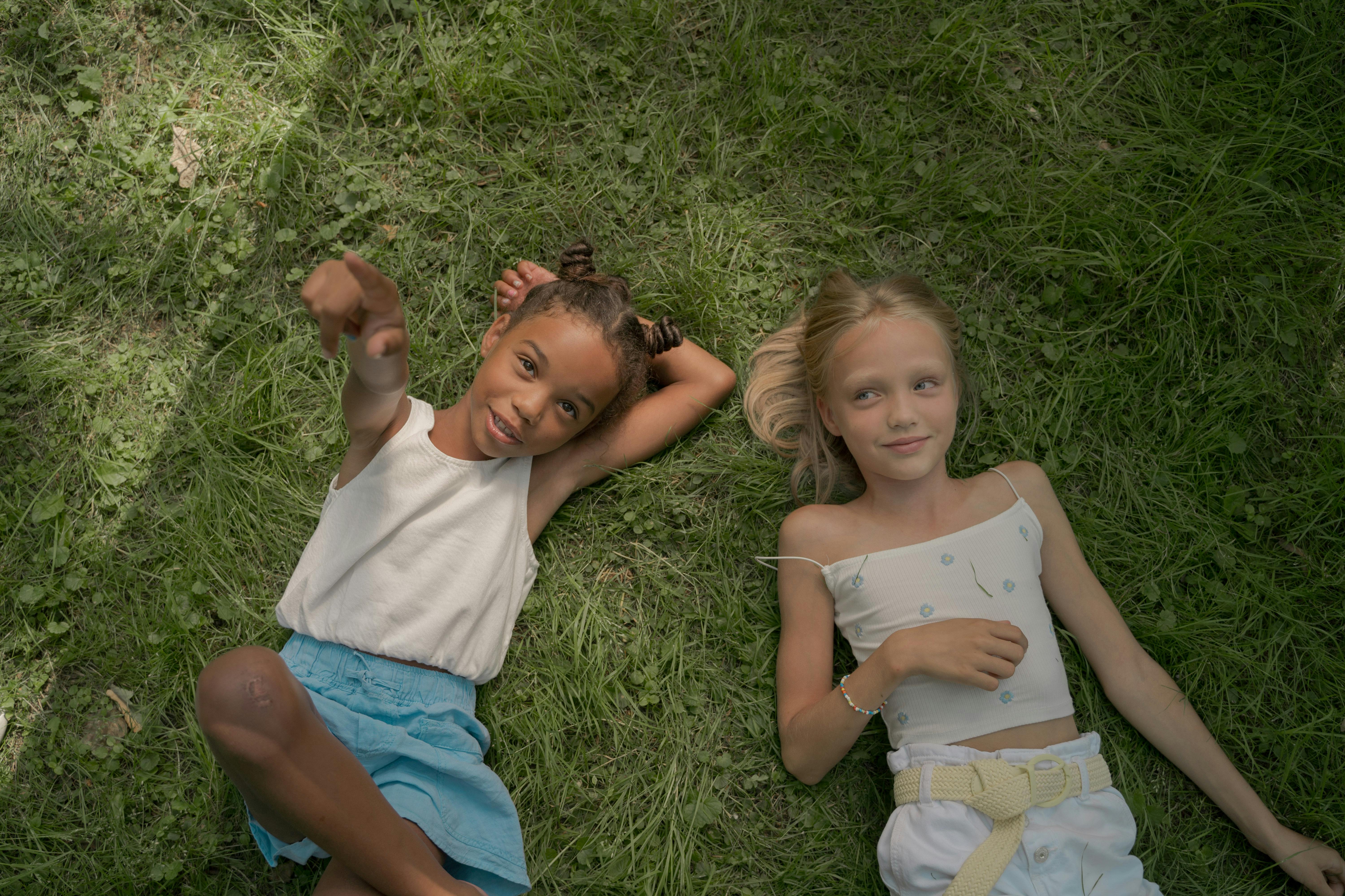 新闻动态配图：后期剪辑与调色质感